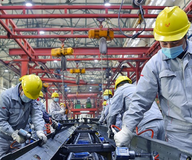 商用車汽車工廠用環(huán)鏈電動(dòng)葫蘆吊裝車門